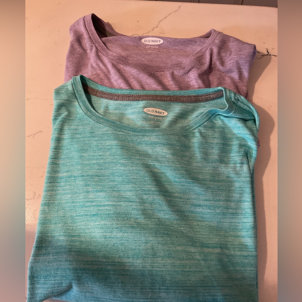 Bundle of two men’s soft wash round neck t shirts